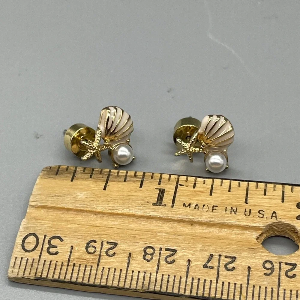 Gold Tone Starfish Seashell Faux Pearl Stud Earrings Coastal Nautical Beachy
